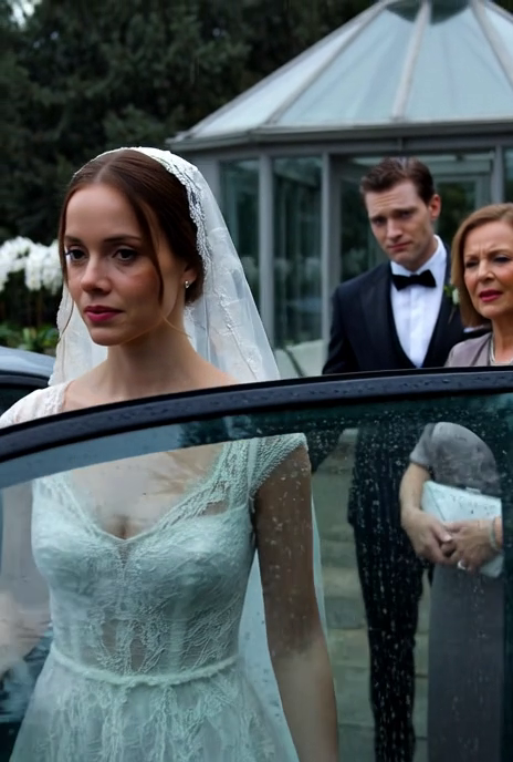 He Left Her at the Altar—Then Saw the Notebook in Her Dress