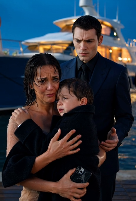 Poussée Dans Le Port, Elle Appelle Le Père Secret De Son Fils